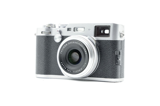 Fujifilm X100F 24.3MP Digita Camera Silver - Good - SC: 40,400