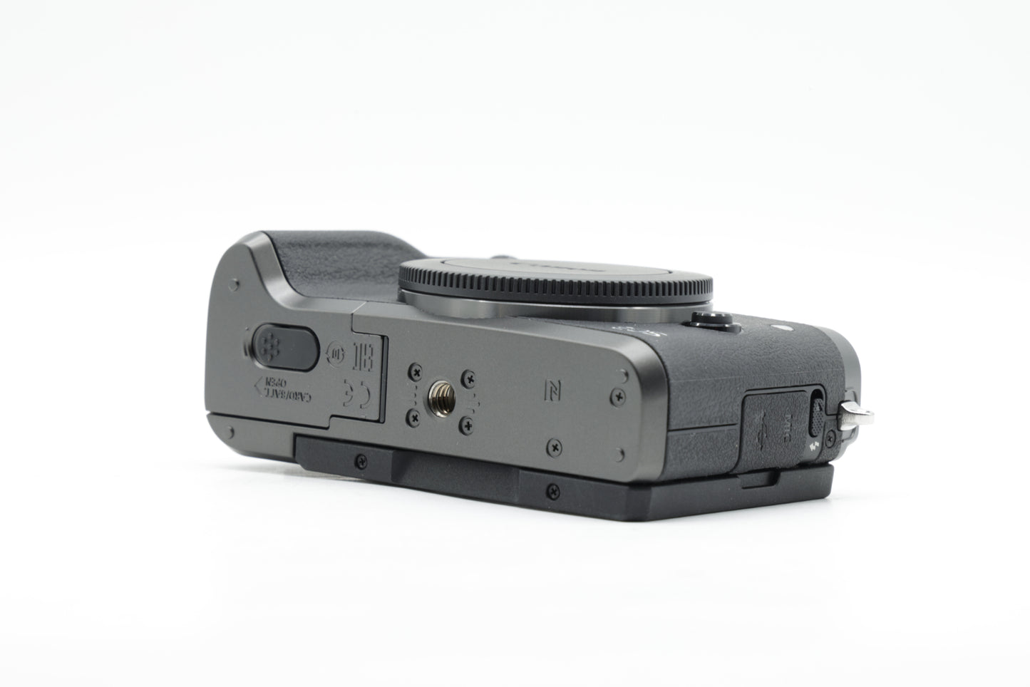 Canon EOS M6 24.2MP Mirrorless Digital Camera Body - Near Mint