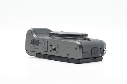 Canon EOS M6 24.2MP Mirrorless Digital Camera Body - Near Mint