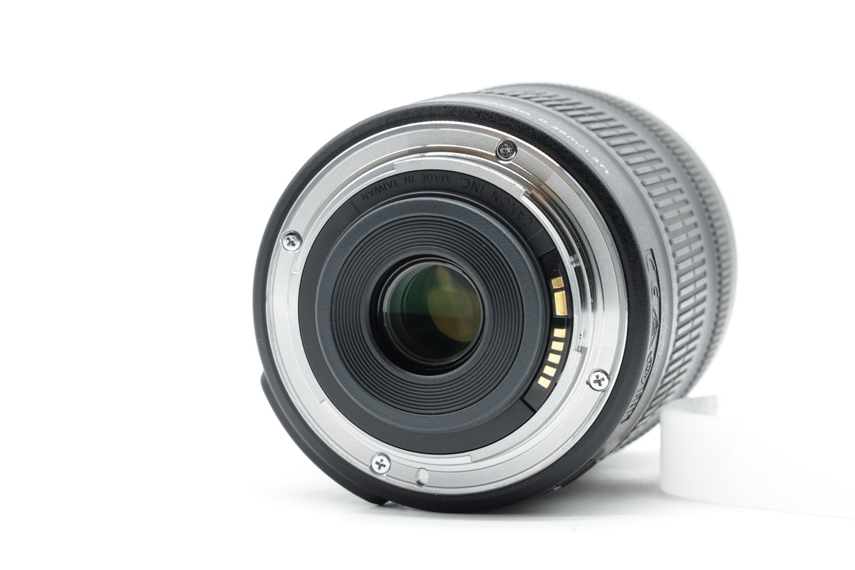 Canon EF-S 18-135mm f/3.5-5.6 IS STM Lens - Near Mint