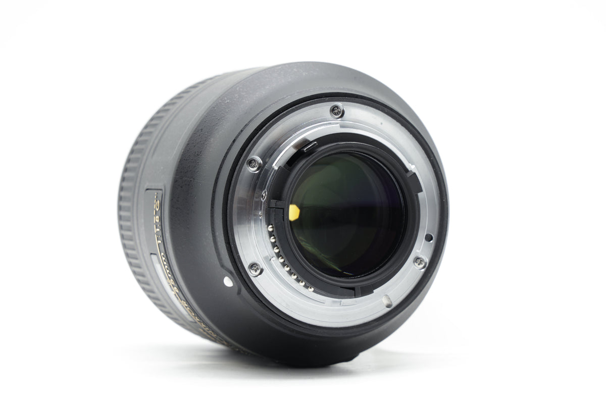 Nikon AF-S Nikkor 85mm f/1.8G Lens - Excellent Plus